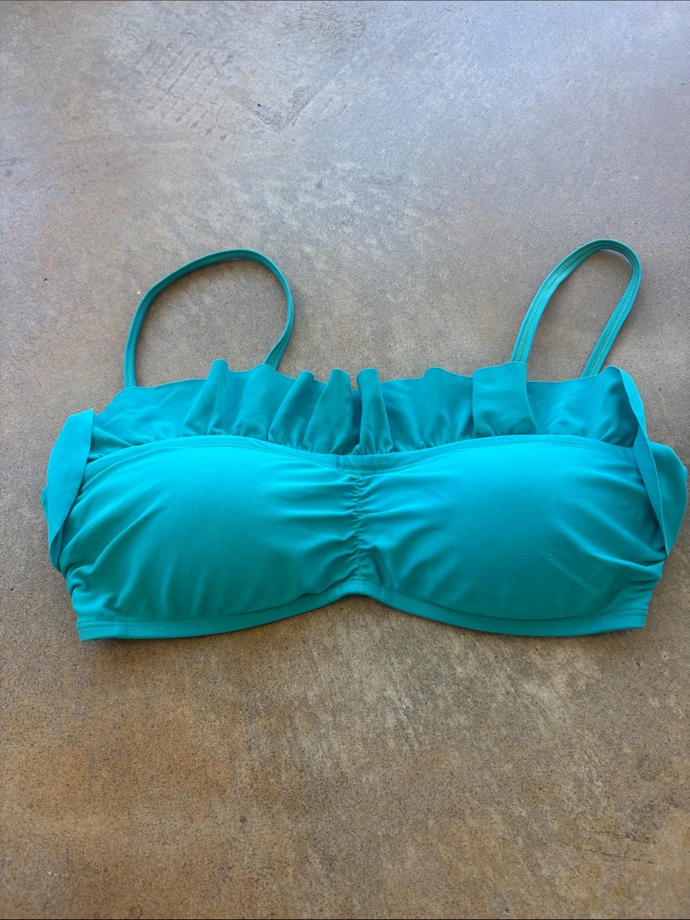 ⭐️5 for $20⭐️ Boden Ruffle Bandeau Bikini Top- size 6